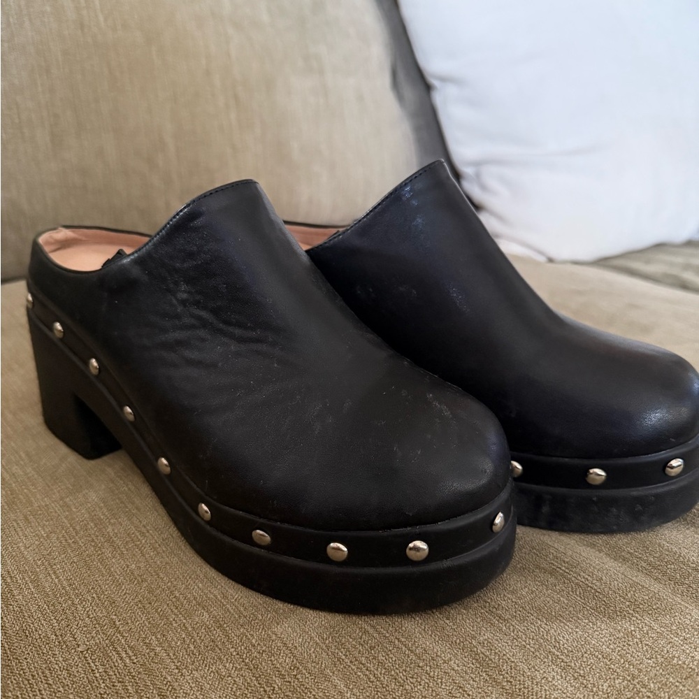 Black Studded Women's Chunky Clogs